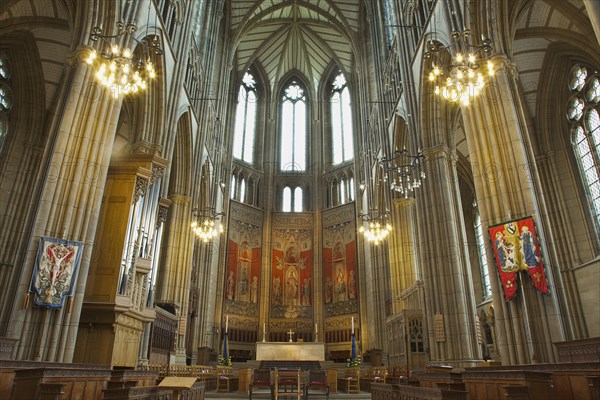 England, West Sussex, Shoreham-by-Sea, Lancing College Chapel interior view of the High Altar. 
Photo : Stephen Rafferty