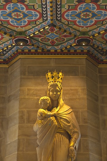 England, West Sussex, Shoreham-by-Sea, Lancing College Chapel interior statue of the Virgin Mary holding the Baby Jesus. 
Photo : Stephen Rafferty