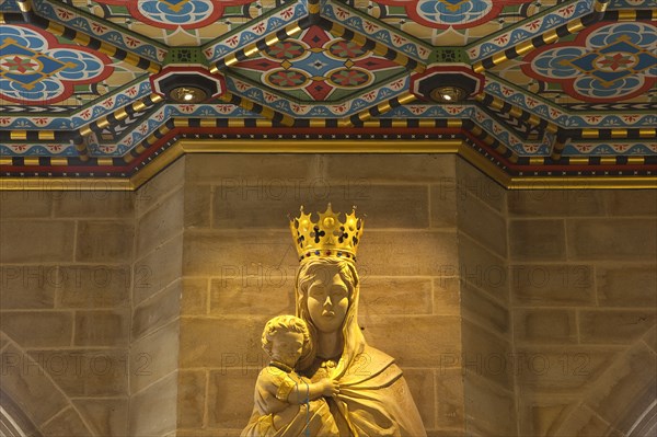 England, West Sussex, Shoreham-by-Sea, Lancing College Chapel interior statue of the Virgin Mary holding the Baby Jesus. 
Photo : Stephen Rafferty