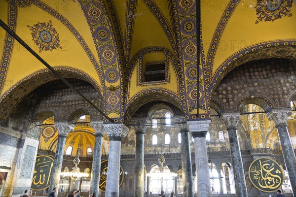 Turkey, Istanbul, Sultanahmet Haghia Sophia The vaulted decorative North Gallery with calligraphic roundels of Koranic texts in the Nave beyond. 
Photo : Paul Seheult