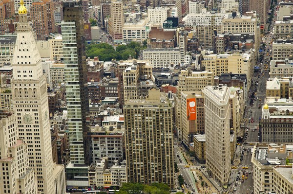 USA, New York, Manhattan, Looking south from observation deck of Empire State toward the Flat Iron Building. 
Photo : Jon Burbank