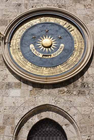 Italy, Sicily, Piazza Del Duomo, Messina Cathedral Astronomical clock on clock tower. 
Photo : Mel Longhurst