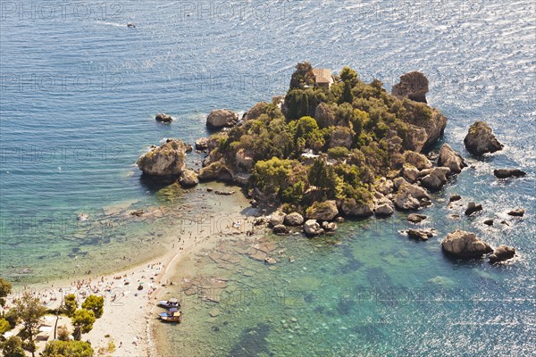 Italy, Sicily, Taormina, Baia Dell View over Isola Bella island. 
Photo : Mel Longhurst