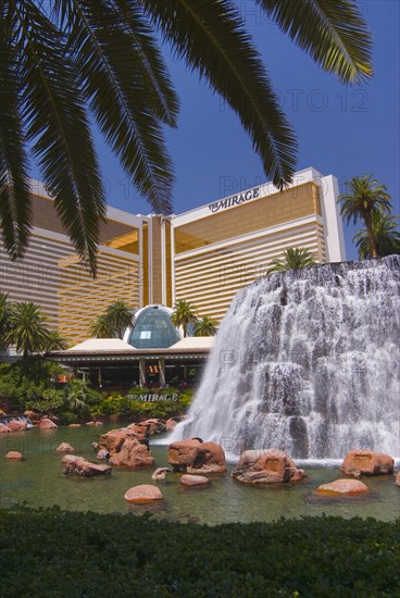 USA, Nevada, Las Vegas, The Mirage Hotel and volcano. 
Photo : Chris Penn