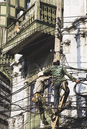 Chinatown Workmen one in camouflage