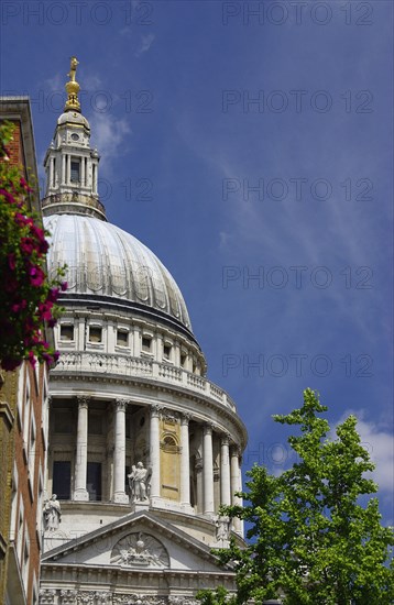 Saint Pauls Cathedral.