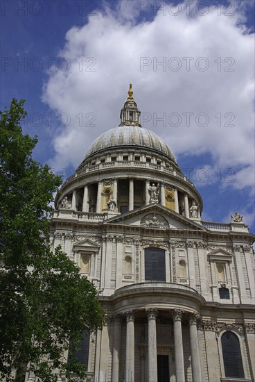 Saint Pauls Cathedral.