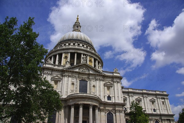 Saint Pauls Cathedral.