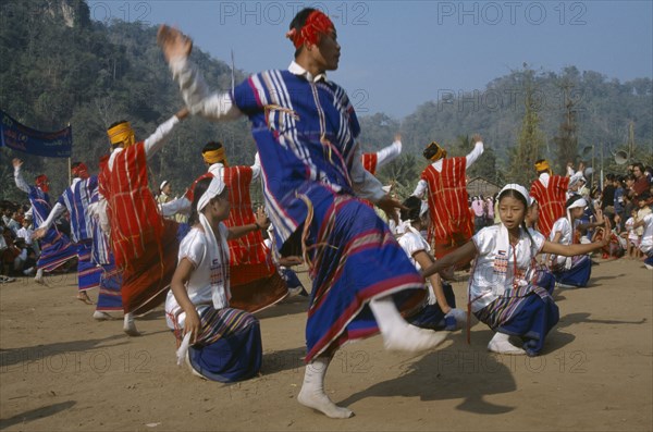 Thailand, North, Karen dancers celebrating the Karen new year in Mae La Refugee Camp near Mae Sot on the border between Thailand and Myanmar. Photo : John Hulme