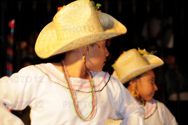 Mexico, Bajio, San Miguel de Allende, Ballet Folklorico performance on Independence Day in El Jardin. Photo : Nick Bonetti