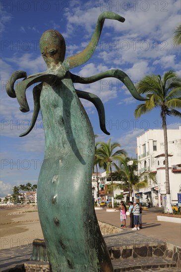 Mexico, Jalisco, Puerto Vallarta, Sculptural piece from La Rotunda del Mar by Alejandro Colunga on the Malecon depicting bronze seat topped by an octopus. Photo : Nick Bonetti