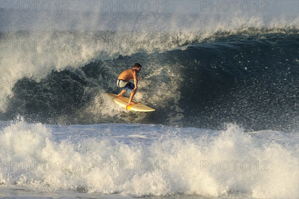 Mexico, Oaxaca, Puerto Escondido, Puerto Escondido Surfer in action. Photo : Nick Bonetti