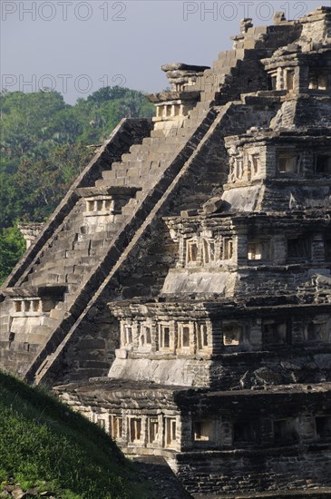 Mexico, Veracruz, Papantla, El Tajin archaeological site Part view of Pyramide de los Nichos. Photo : Nick Bonetti