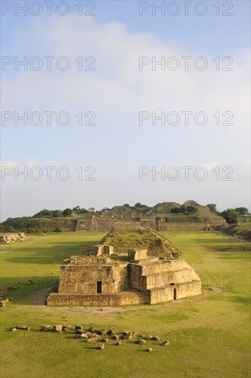 Mexico, Oaxaca, Monte Alban, Archaeological site Ruins of Monticulo J and Edifio I H and G buildings in the central plaza. Photo : Nick Bonetti