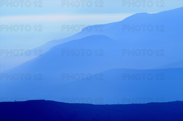 Mexico, Oaxaca, Blue early morning light in Central Oaxaca Valleys. Photo : Nick Bonetti