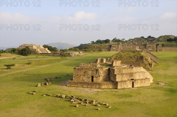 Mexico, Oaxaca, Monte Alban, Archaeological site Ruins of Monticulo J and Edifio I H and G buildings in the central plaza.. Photo : Nick Bonetti