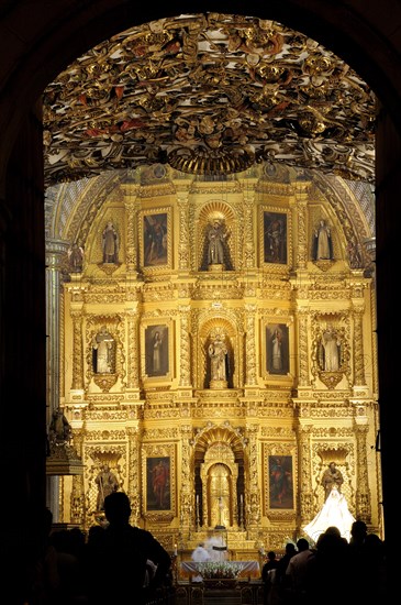 Mexico, Oaxaca, Santo Domingo Church Ornately decorated interior with carved and gilded altarpiece. Photo : Nick Bonetti