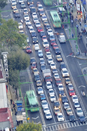 Mexico, Federal District, Mexico City, Heavy traffic from Torre Latinoamericana. Photo : Nick Bonetti