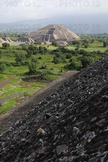 Mexico, Anahuac, Teotihuacan, Pyramid del Sol detail with Pyramid de la Luna beyond. Photo : Nick Bonetti