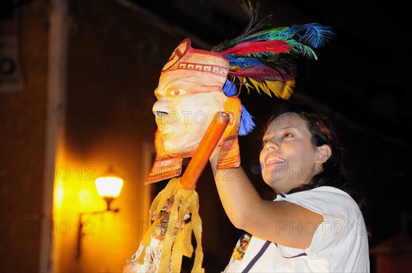 Mexico, Bajio, Guanajuato, Actor taking part in street performance during Cervantino cultural festival. Photo : Nick Bonetti