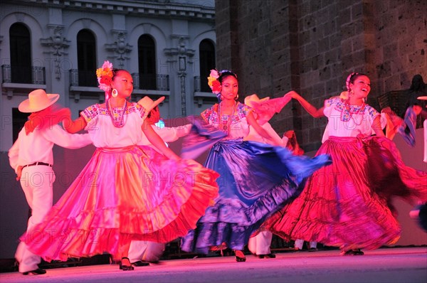 Mexico, Jalisco, Guadalajara, Plaza Tapatia Folk dancers from Oaxaca State perform at carnival.. Photo : Nick Bonetti