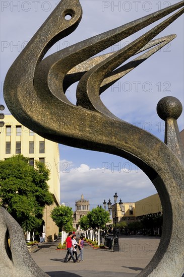 Mexico, Jalisco, Guadalajara, Modern sculpture in the Quetzalcoatl Fountain on Plaza Tapatia. Photo : Nick Bonetti