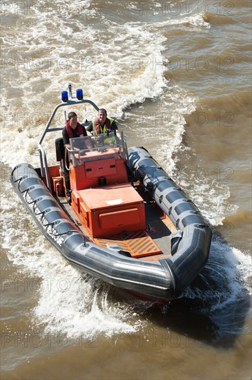 England, London, City Airport fire and rescue boat on the river Thames near Tower bridge. Photo : Paul Tomlins