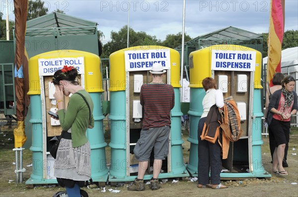 England, Suffolk, Southwold, Latitude Festival Organic Toilet Paper Dispenser. Photo : Bob Battersby