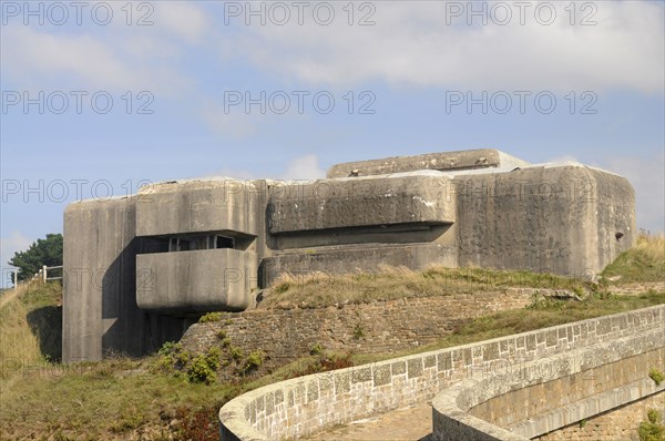 France, Brittany, Pointe du Petit-Minou, WW2 German fortification at the Pointe du Petit-Minou at the entrance to the Straits of Brest located just behind the lighthouse. Photo : Bob Battersby