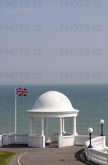 England, East Sussex, Bexhill-on-Sea, King George V Colonnade from the De La Warr Pavilion. Photo : Bob Battersby