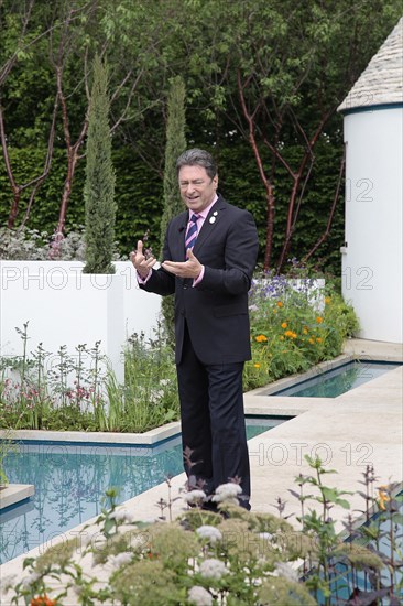 People, Celebrities, Famous, Alan Titchmarsh gardening expert television presenter and novelist. Photo : Sean Aidan