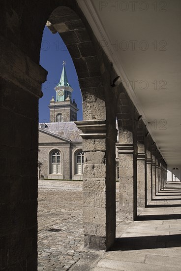 Ireland, County Dublin, Dublin City, Kilmainham Royal Hospital the courtyard cloister viewed through arch. Photo : Hugh Rooney