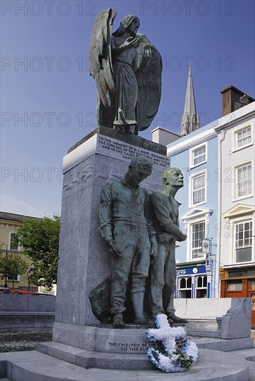 Ireland, County Cork, Cobh, Memorial to the victims of the Lusitania sinking. Photo : Hugh Rooney