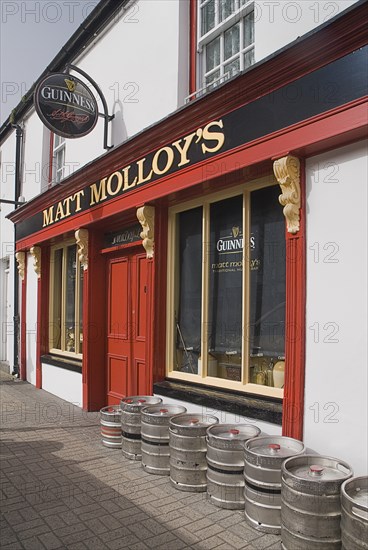 Ireland, County Mayo, Westport, Matt Malloys Pub owned by a member of the Chieftains traditional Irish folk group. Photo : Hugh Rooney