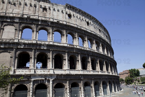 Italy, Lazio, Rome, Exterior of the Roman Colosseum. Photo : Bennett Dean