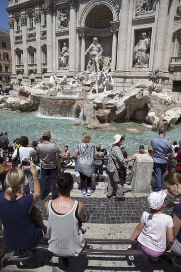 Italy, Lazio, Rome, Piazza di Trevi the baroque Trevi Fountain by Nicola Salvi 1762 against the Palazzo Poli. Photo : Bennett Dean