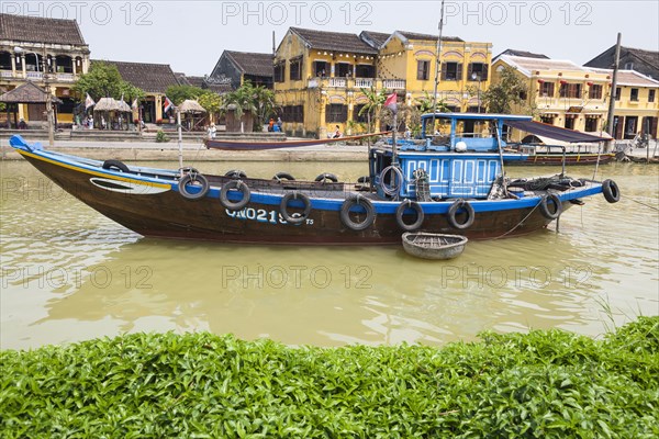 Vietnam, Quang Nam Province, Hoi An, Fishing boat moored on Thu Bon River. Photo : Mel Longhurst