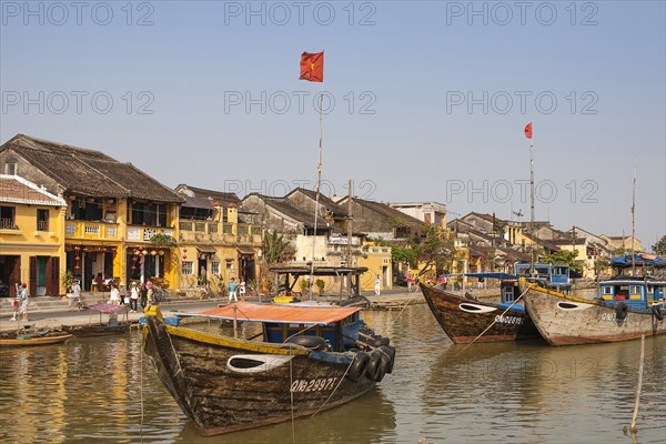 Vietnam, Quang Nam Province, Hoi An, Fishing boats moored on the Thu Bon River. Photo : Mel Longhurst