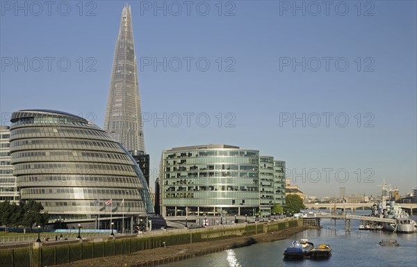 England, London, The Shard and River Thames. Photo : David Brenes