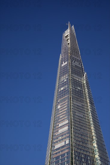 England, London, Southwark southbank The Shard skyscraper designed by Renzo Piano in the citys London Bridge Quarter. Photo : Stephen Rafferty