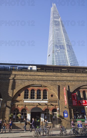 England, London, Southwark southbank The Shard skyscraper designed by Renzo Piano in the citys London Bridge Quarter. Photo : Stephen Rafferty