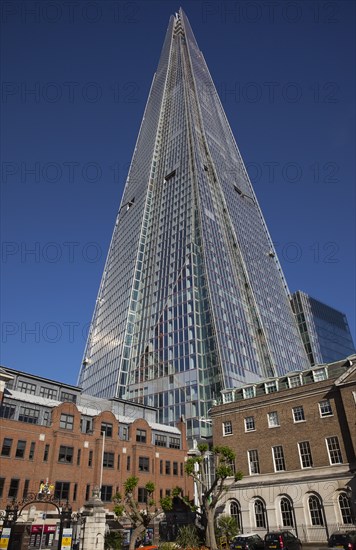 England, London, Southwark southbank The Shard skyscraper designed by Renzo Piano in the citys London Bridge Quarter seen from Guys Hospital. Photo : Stephen Rafferty