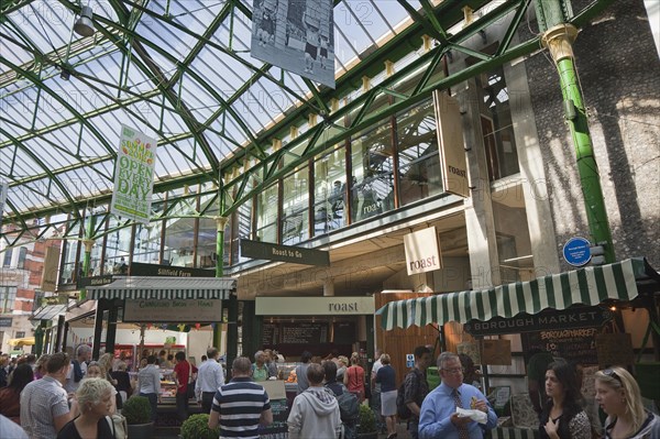 England, London, Borough Market Londons oldest fresh fruit and vegetable market Roast restaurant and take away. Photo : Stephen Rafferty