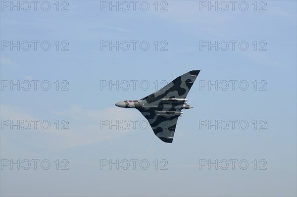 England, East Sussex, Beachy Head, Vulcan Jet Bomber taking part in the Airbourne air show. Photo : Bob Battersby