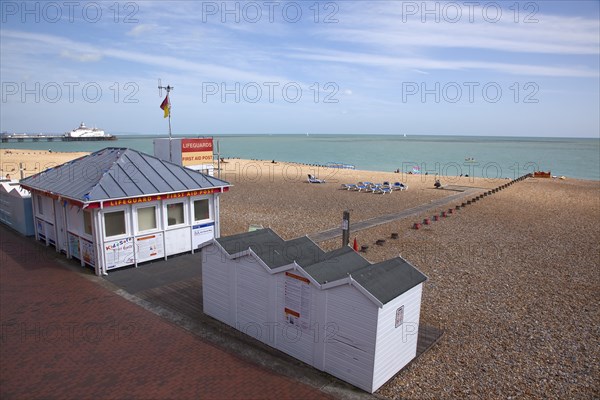 England, East Sussex, Eastbourne, View across shingle beach. Photo : Stephen Rafferty