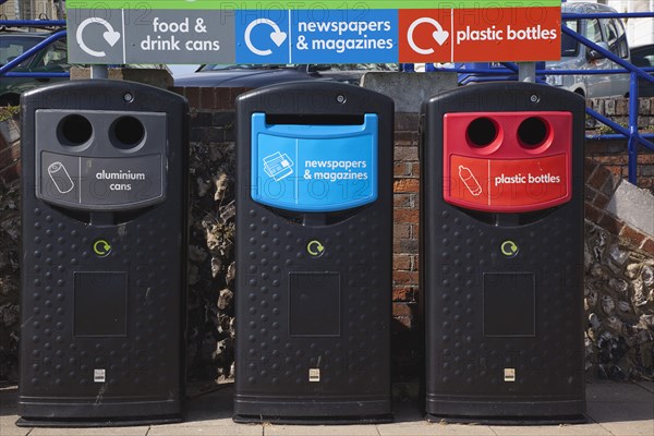 England, East Sussex, Eastbourne, Recycling bins on the seafront promenade. Photo : Stephen Rafferty