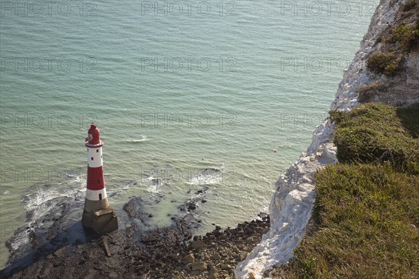 England, East Sussex, Beachy Head, Lighthouse seen from the cliff top. Photo : Stephen Rafferty