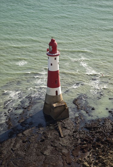 England, East Sussex, Beachy Head, Lighthouse seen from the cliff top. Photo : Stephen Rafferty