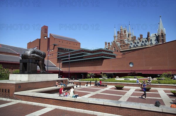 England, London, View of the British Library showing Eduardo Paolozz sculpture Euston Road. 
Photo Adina Tovy - Amsel / Eye Ubiquitous