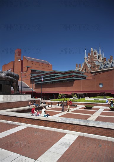 England, London, View of the British Library showing Eduardo Paolozz sculpture Euston Road. 
Photo Adina Tovy - Amsel / Eye Ubiquitous